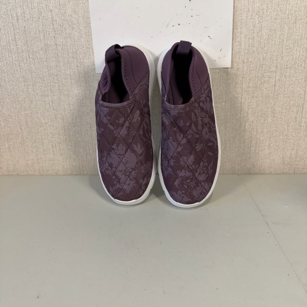 Vera Bradley‎ Purple Quilted Slip-On Shoes